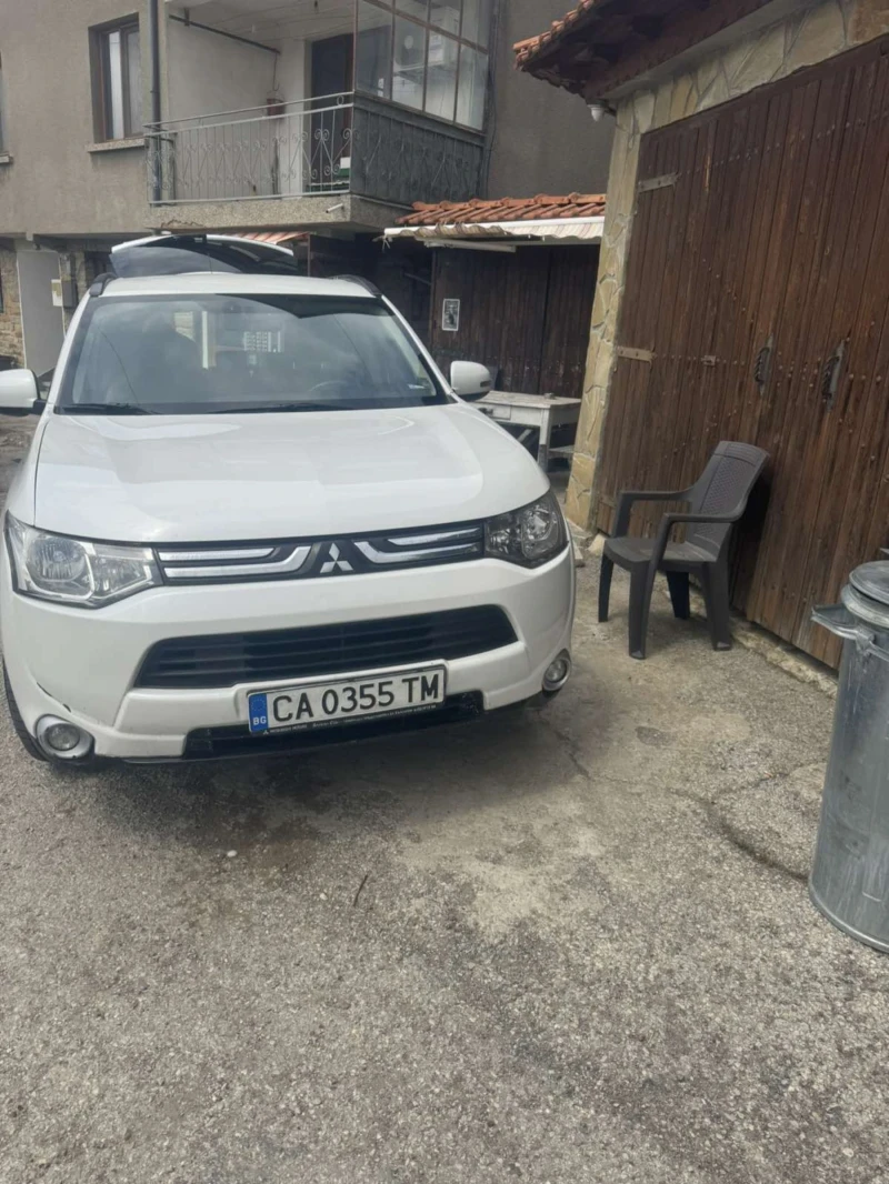 Mitsubishi Outlander, снимка 6 - Автомобили и джипове - 52252657