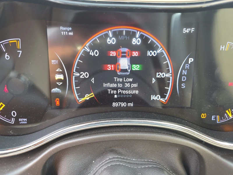 Jeep Grand cherokee OVERLAND, снимка 13 - Автомобили и джипове - 52673445