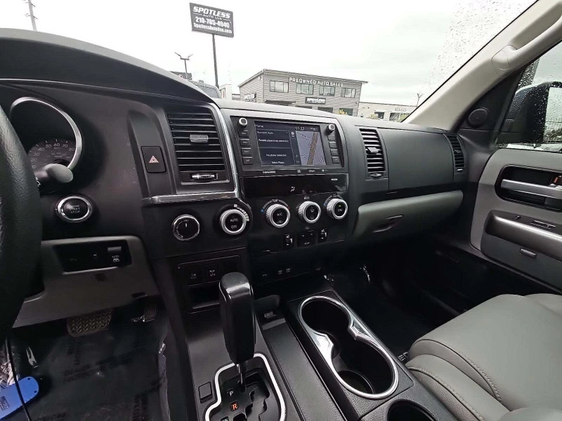 Toyota Sequoia LIMITED 5.7L CAR PLAY/ПОДГРЕВИ/ШИБЕДАХ, снимка 6 - Автомобили и джипове - 52704685