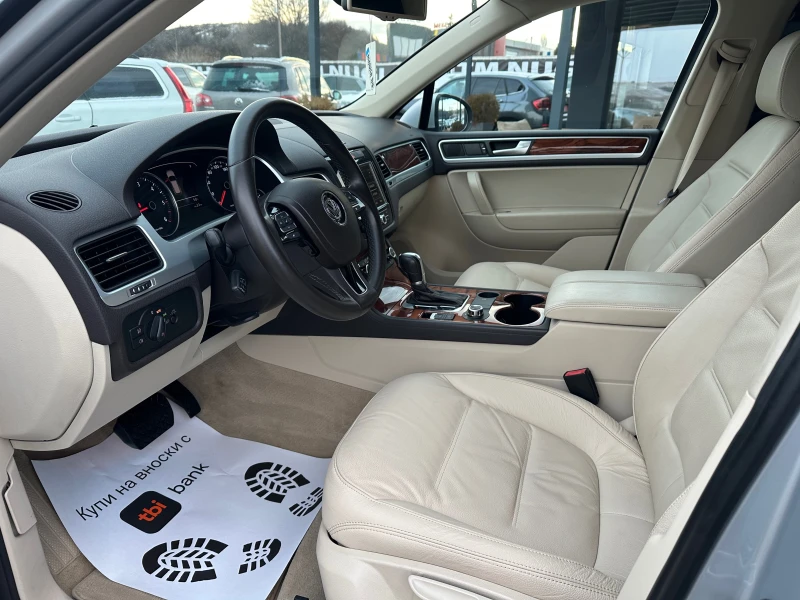 VW Touareg 3.0TDI* 239kc* BLUEMOTION* NAVI* LED* TOP* , снимка 10 - Автомобили и джипове - 53065421