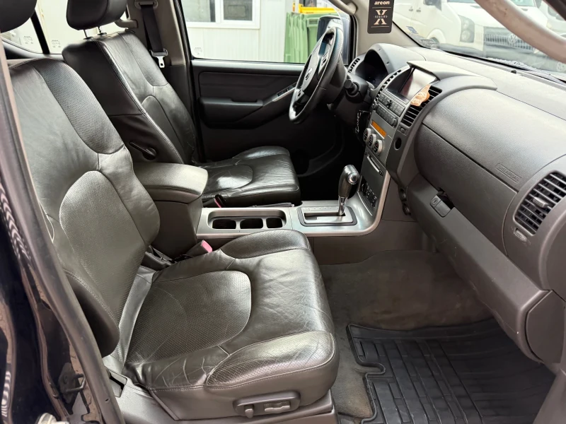 Nissan Navara 2, 5DCI+ 4x4+ Automatic+ Подгрев+ Кожа+ Euro4, снимка 13 - Автомобили и джипове - 53093123
