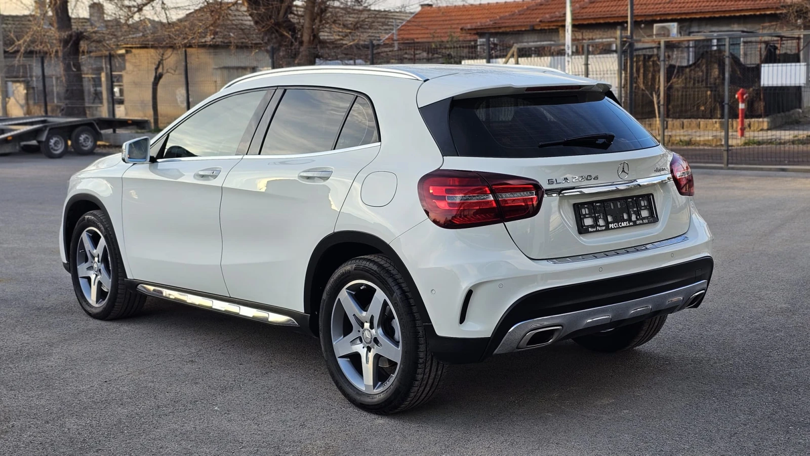 Mercedes-Benz GLA 220 2.2D 4x4 7G-DCT CH-FACELIFT-ДИСТРОНИК-СЕРВИЗНА ИСТ - изображение 4