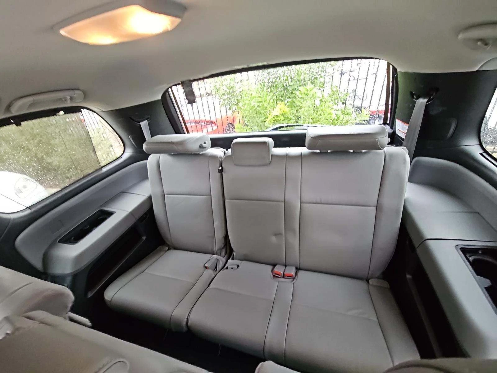 Toyota Sequoia LIMITED 5.7L CAR PLAY/��������/������� | Mobile.bg � ����������� 10