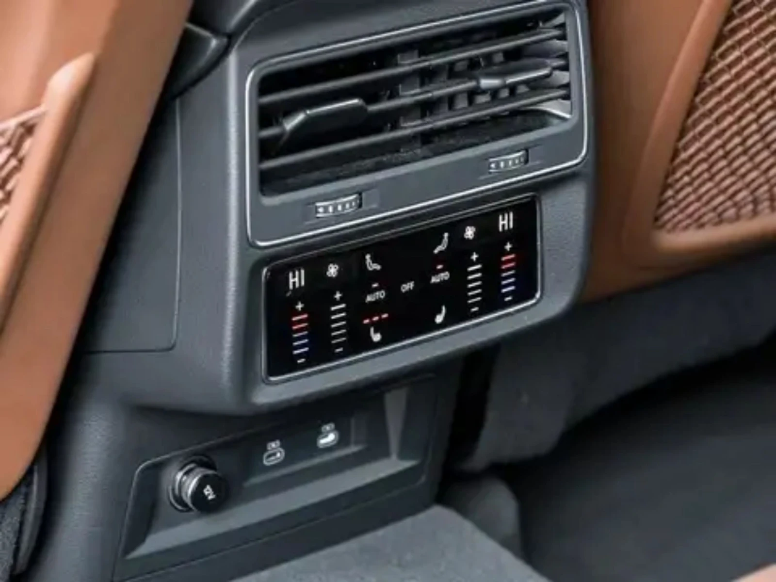 Audi Q7 2022/ Facelift/55TFSI/85k.km/Pano/21/360/4x4, снимка 17 - Автомобили и джипове - 53721718