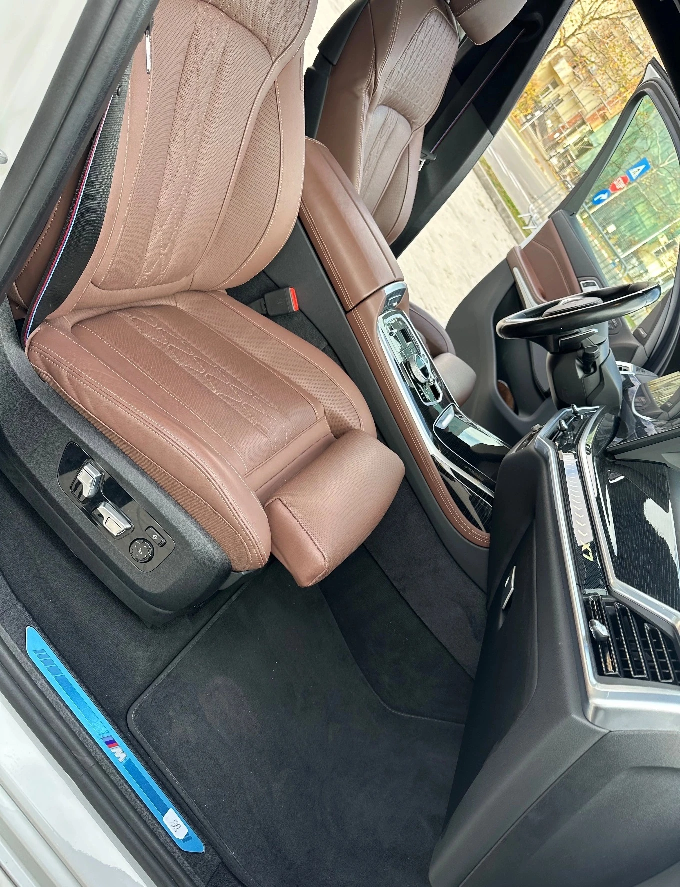 BMW X7 M-Sport xDrive 6+ 1, снимка 8 - Автомобили и джипове - 53795745