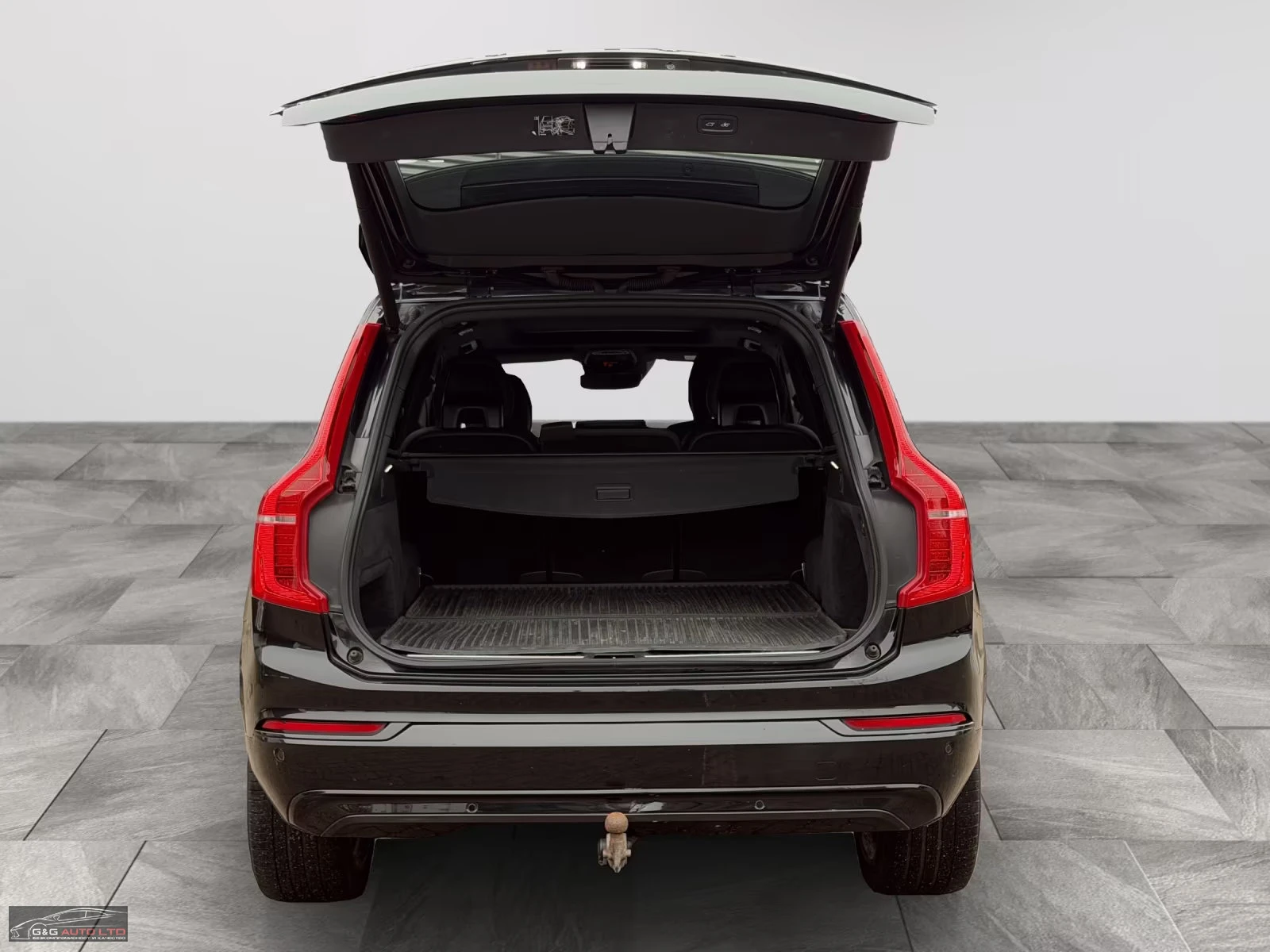 Volvo Xc90 B5/235HP/R-DESIGN/4X4/ACC/360/PANO/MAMO/211z, снимка 9 - Автомобили и джипове - 53996462