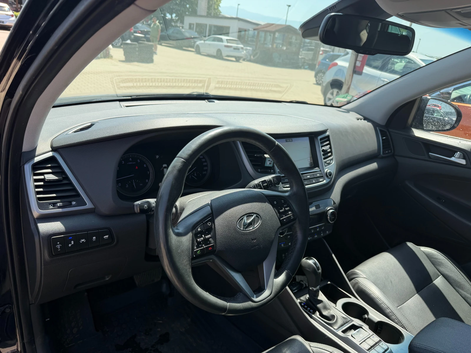 Hyundai Tucson 1.6TGDI 4WD AVTOMAT/PANPRAMA/KOJA/NAVI EURO 6, снимка 14 - Автомобили и джипове - 55091159