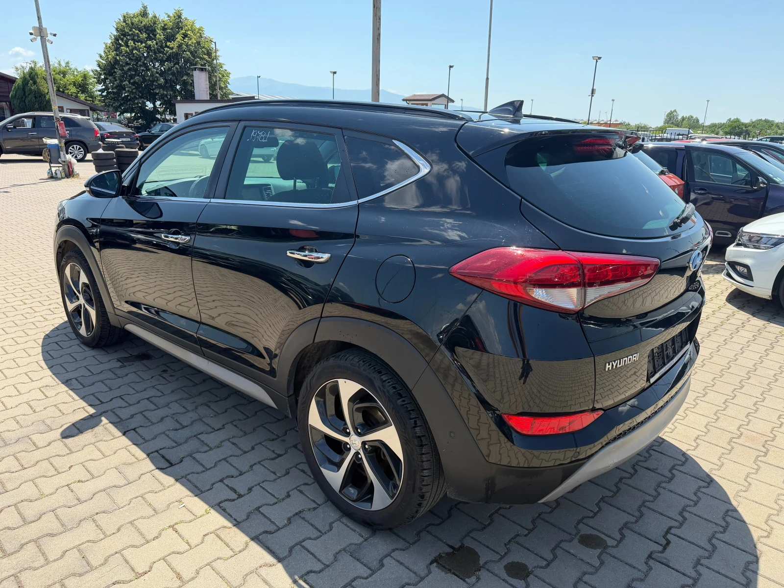 Hyundai Tucson 1.6TGDI 4WD AVTOMAT/PANPRAMA/KOJA/NAVI EURO 6, снимка 8 - Автомобили и джипове - 55091159