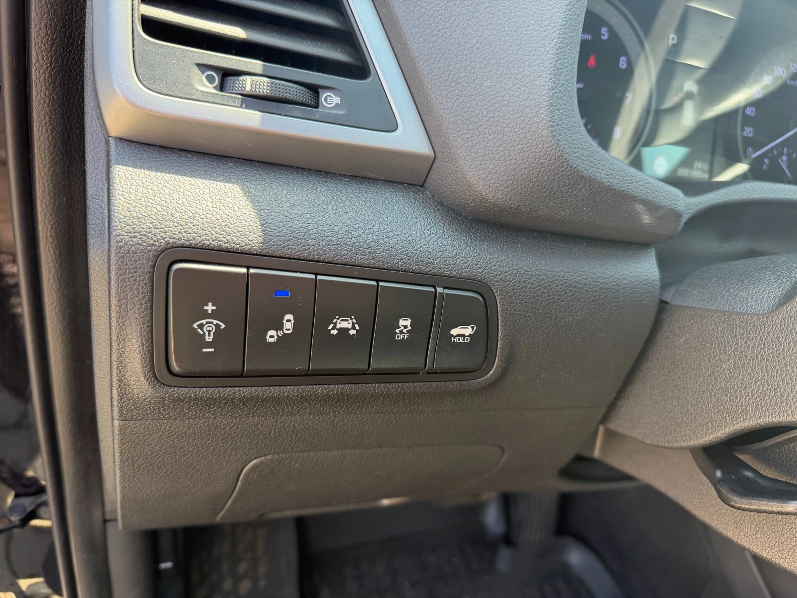 Hyundai Tucson 1.6TGDI 4WD AVTOMAT/PANPRAMA/KOJA/NAVI EURO 6, снимка 15 - Автомобили и джипове - 55091159