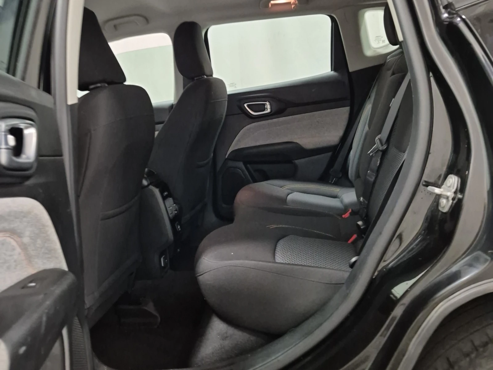 Jeep Compass 2.4L 4cyl Front Wheel Drive | Mobile.bg � ����������� 11