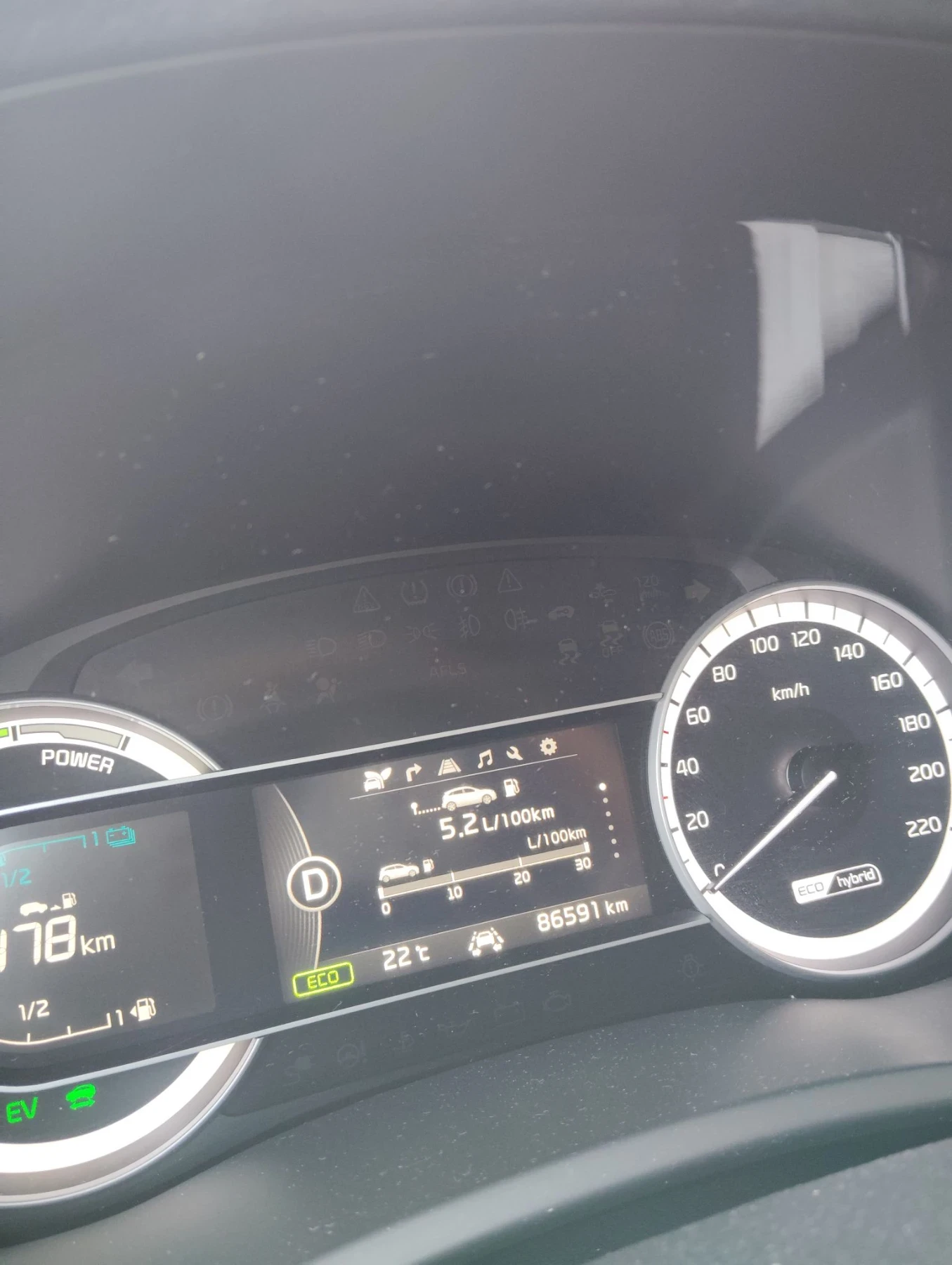 Kia Niro Хечбек , снимка 2 - Автомобили и джипове - 55951715