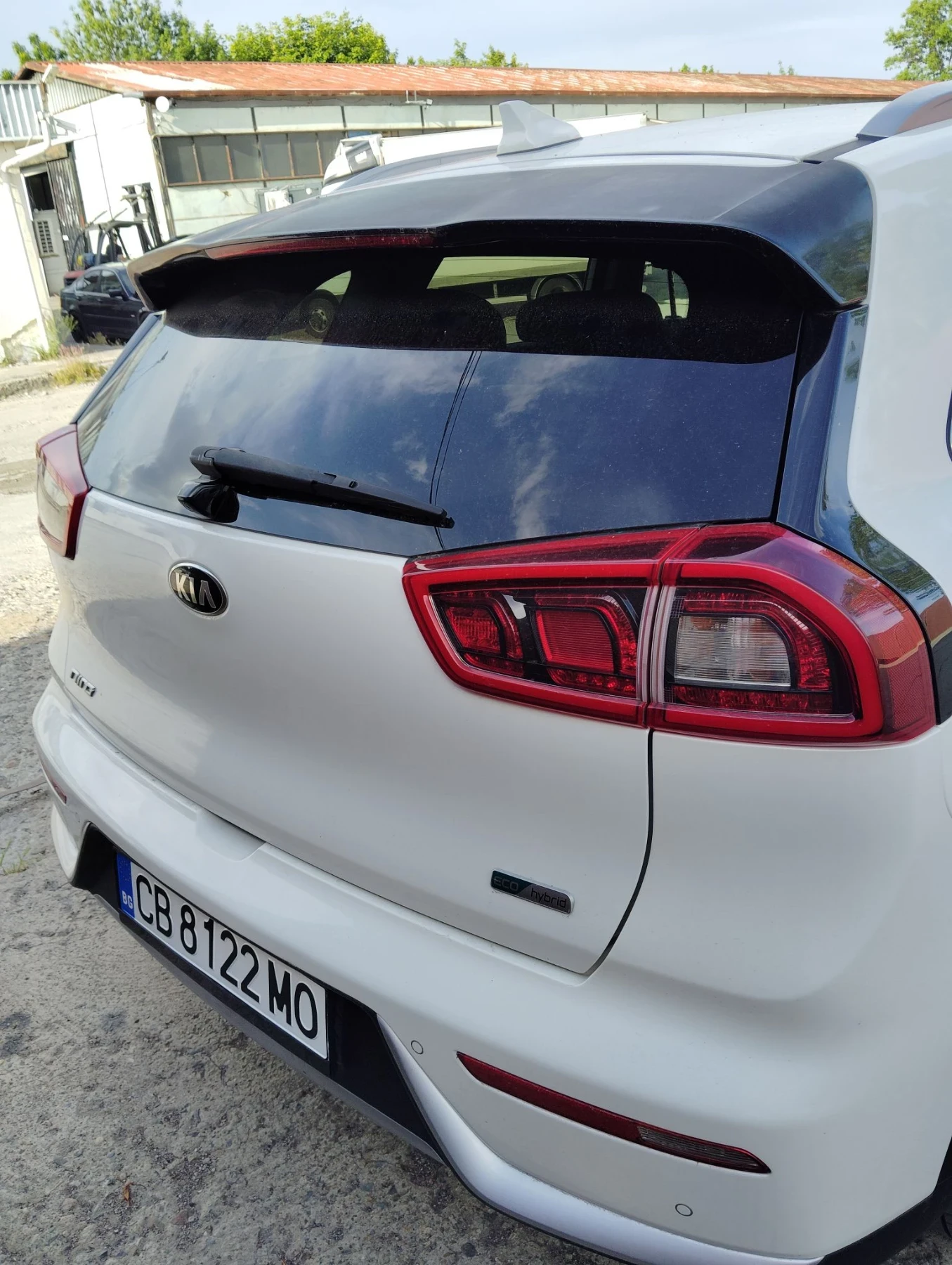 Kia Niro Хечбек , снимка 4 - Автомобили и джипове - 55951715