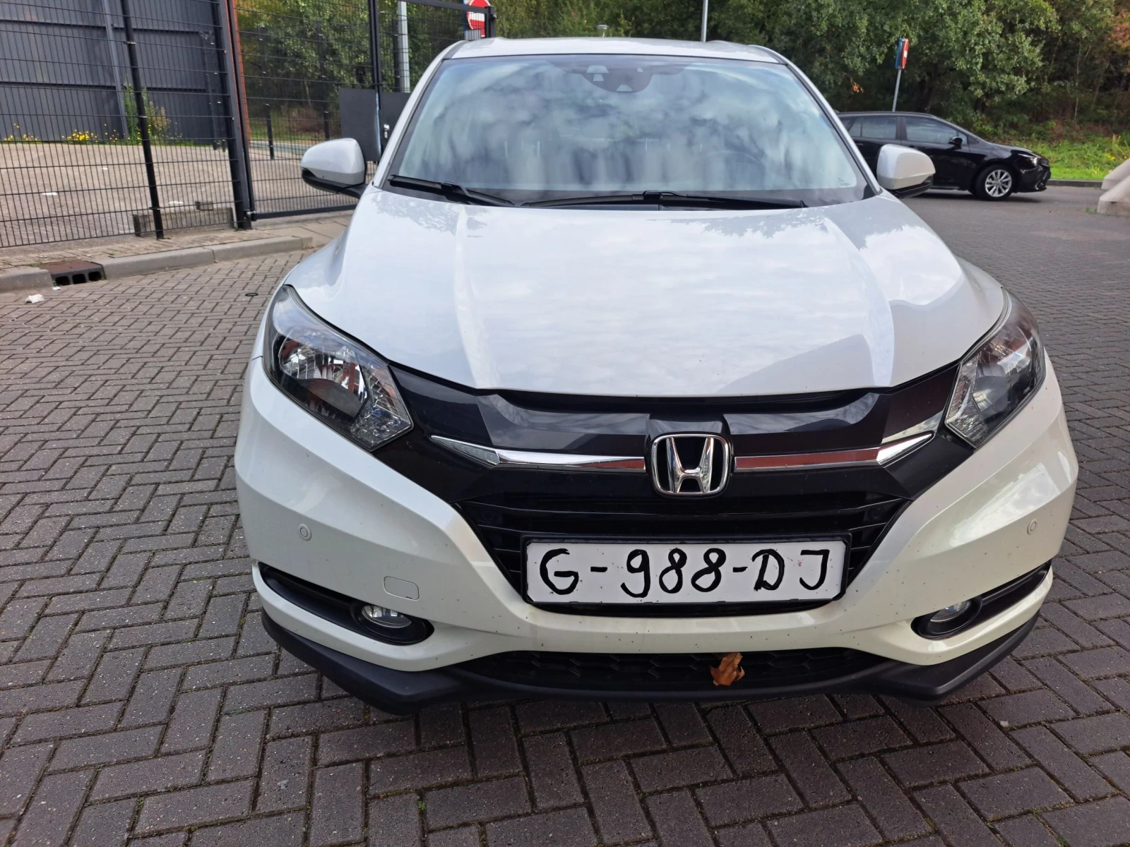 Honda Hr-v 1.5i АВТОМАТ, снимка 3 - Автомобили и джипове - 56289282