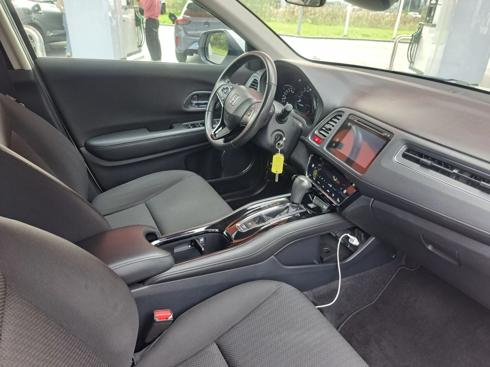 Honda Hr-v 1.5i АВТОМАТ, снимка 5 - Автомобили и джипове - 56289282