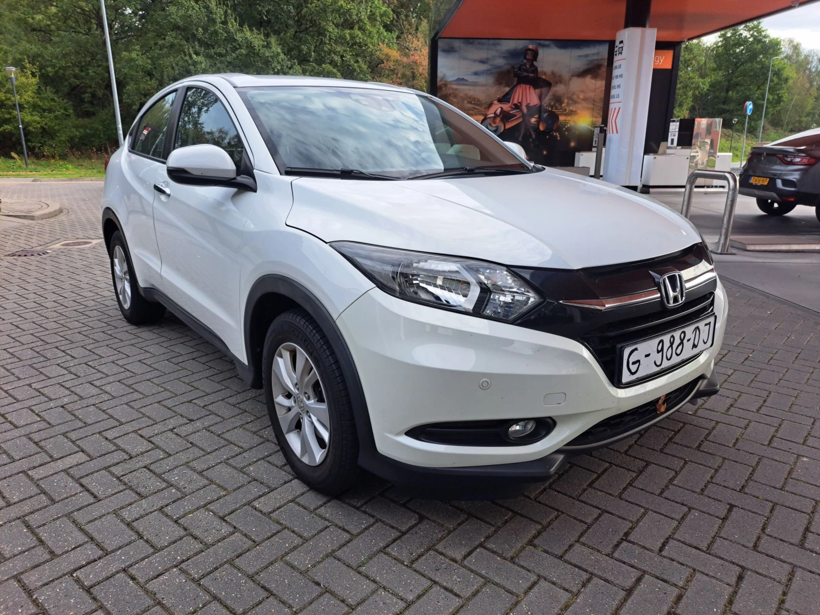 Honda Hr-v 1.5i АВТОМАТ, снимка 2 - Автомобили и джипове - 56289282