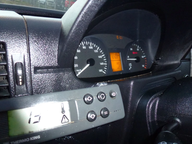 Mercedes-Benz Sprinter 315 ХЛАДИЛЕН, снимка 10 - Бусове и автобуси - 52380041