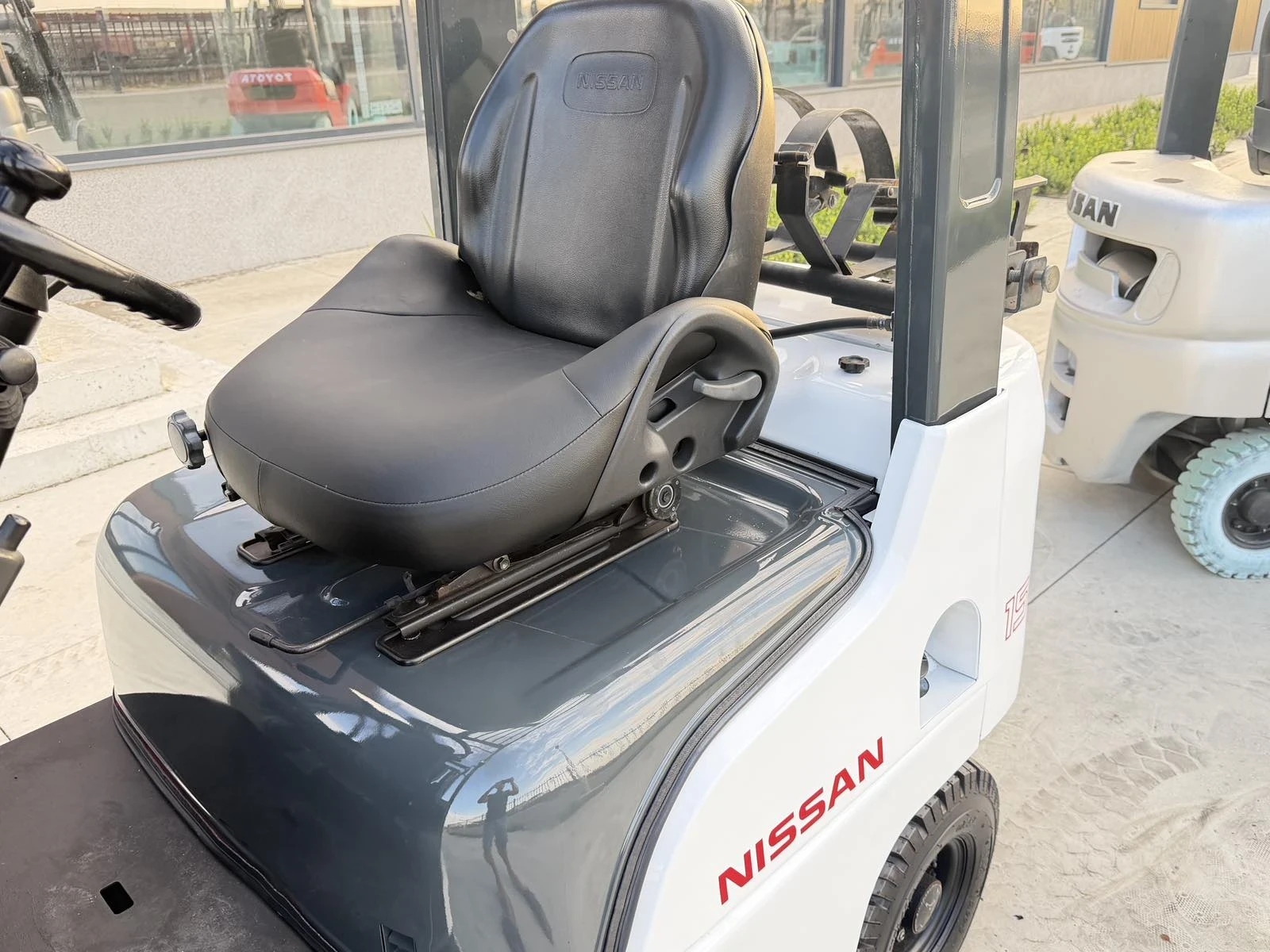 Мотокар Nissan АВТОМАТ* ГАЗ-БЕНЗИН* ОБСЛУЖЕН* КАТО НОВ, снимка 8 - Индустриална техника - 55823345