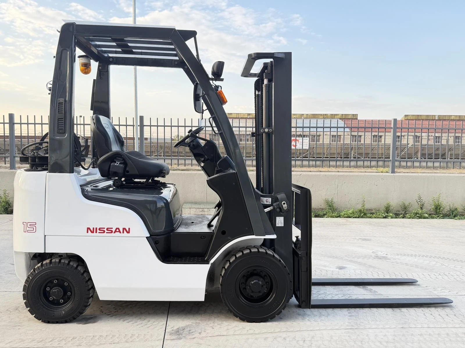 Мотокар Nissan АВТОМАТ* ГАЗ-БЕНЗИН* ОБСЛУЖЕН* КАТО НОВ, снимка 6 - Индустриална техника - 55823345