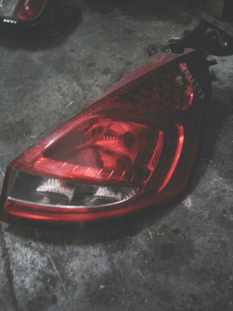 Светлини за Ford Fiesta, снимка 1 - Части - 17963359