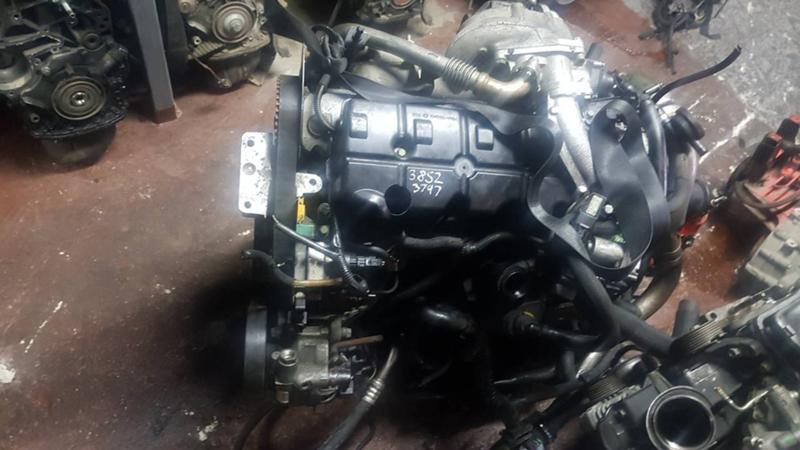 Двигател за Renault Laguna, снимка 1 - Части - 20651607
