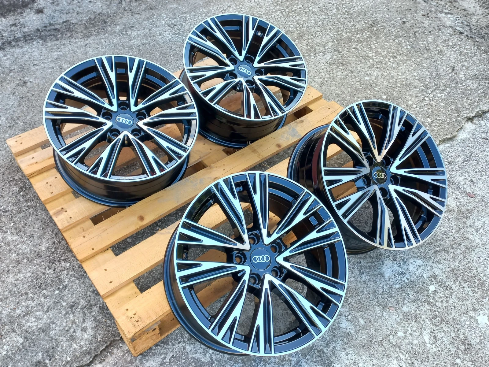 Джанти за Audi, снимка 3 - Гуми и джанти - 54086270