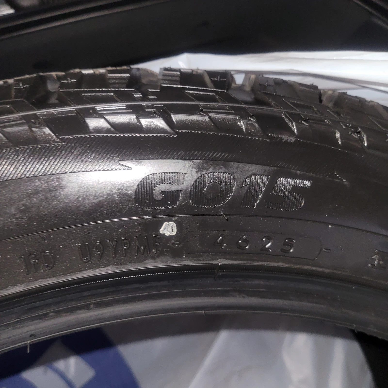 Гуми Всесезонни 285/45R22, снимка 3 - Гуми и джанти - 54980767