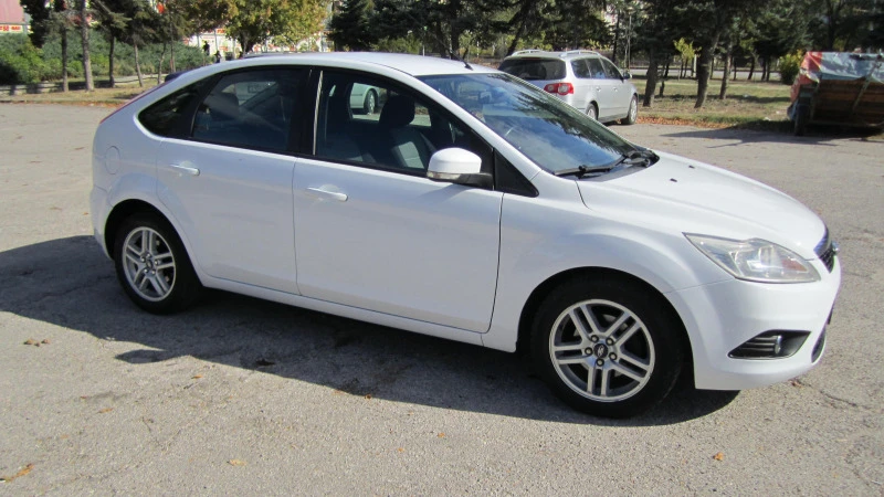 Ford Focus 1.6 TDCI, снимка 4 - Автомобили и джипове - 47634433