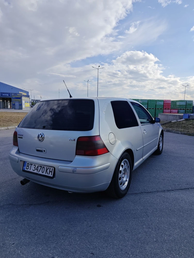 VW Golf 1.9 TDI 110, снимка 6 - Автомобили и джипове - 47318258