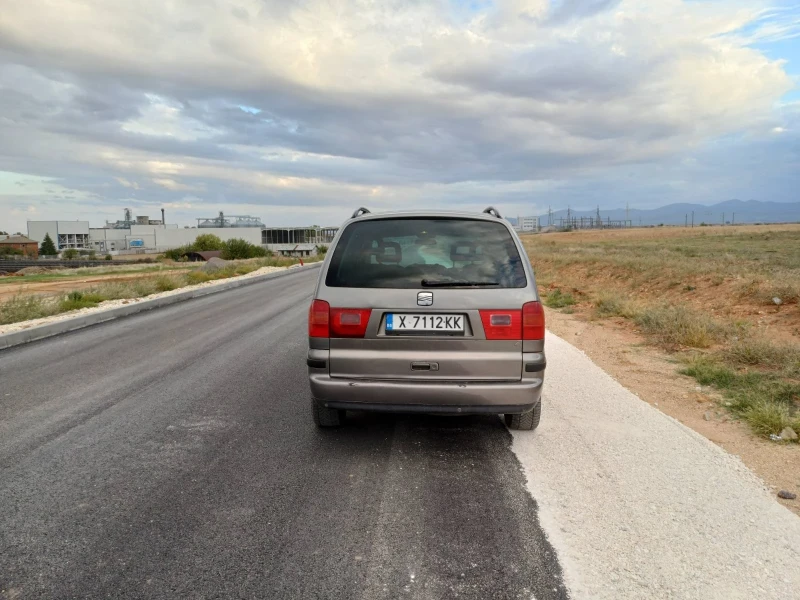 Seat Alhambra, снимка 3 - Автомобили и джипове - 47376576