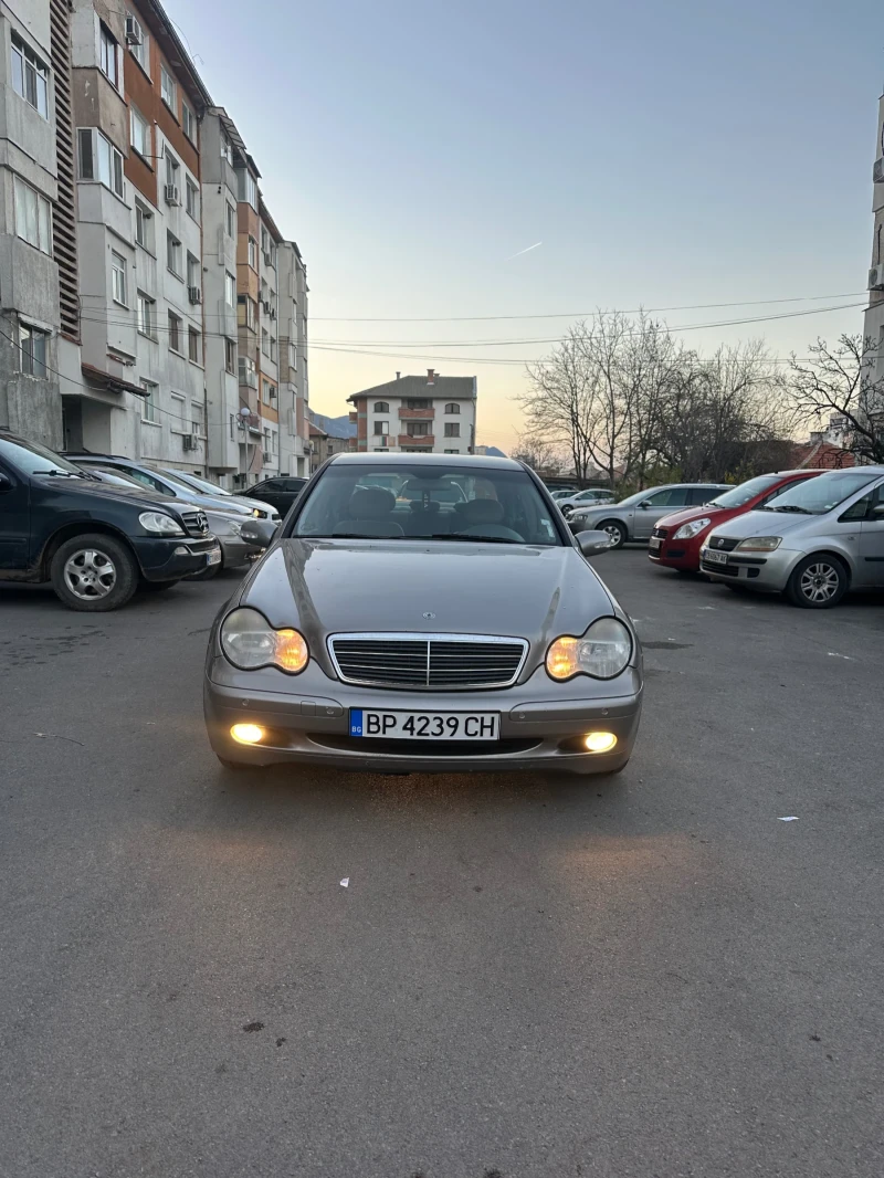 Mercedes-Benz C 200, снимка 1 - Автомобили и джипове - 48118908