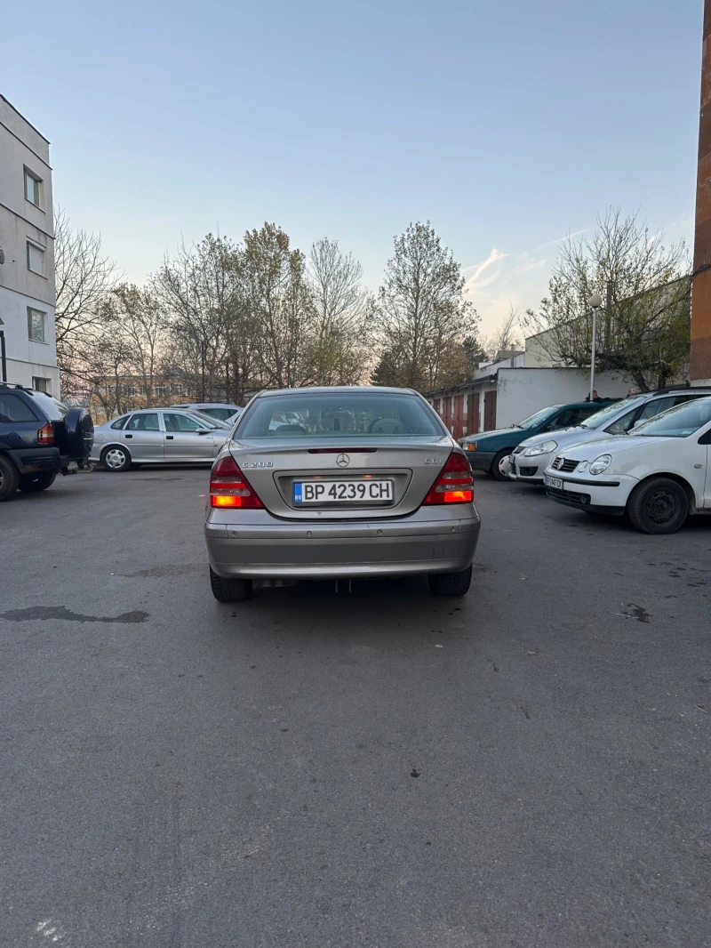 Mercedes-Benz C 200, снимка 2 - Автомобили и джипове - 48118908