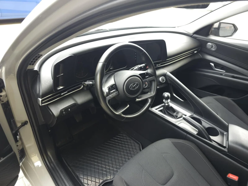 Hyundai Elantra 1.6 Limited , снимка 8 - Автомобили и джипове - 49491452