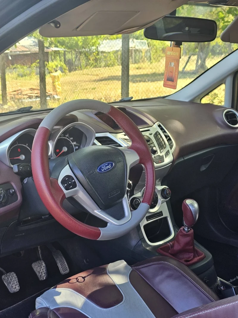 Ford Fiesta, снимка 14 - Автомобили и джипове - 52676549