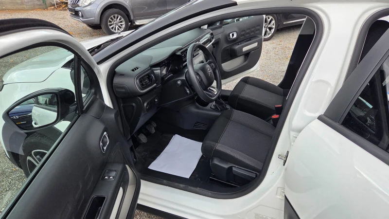 Citroen C3 1.2i SHINE, снимка 9 - Автомобили и джипове - 52178762