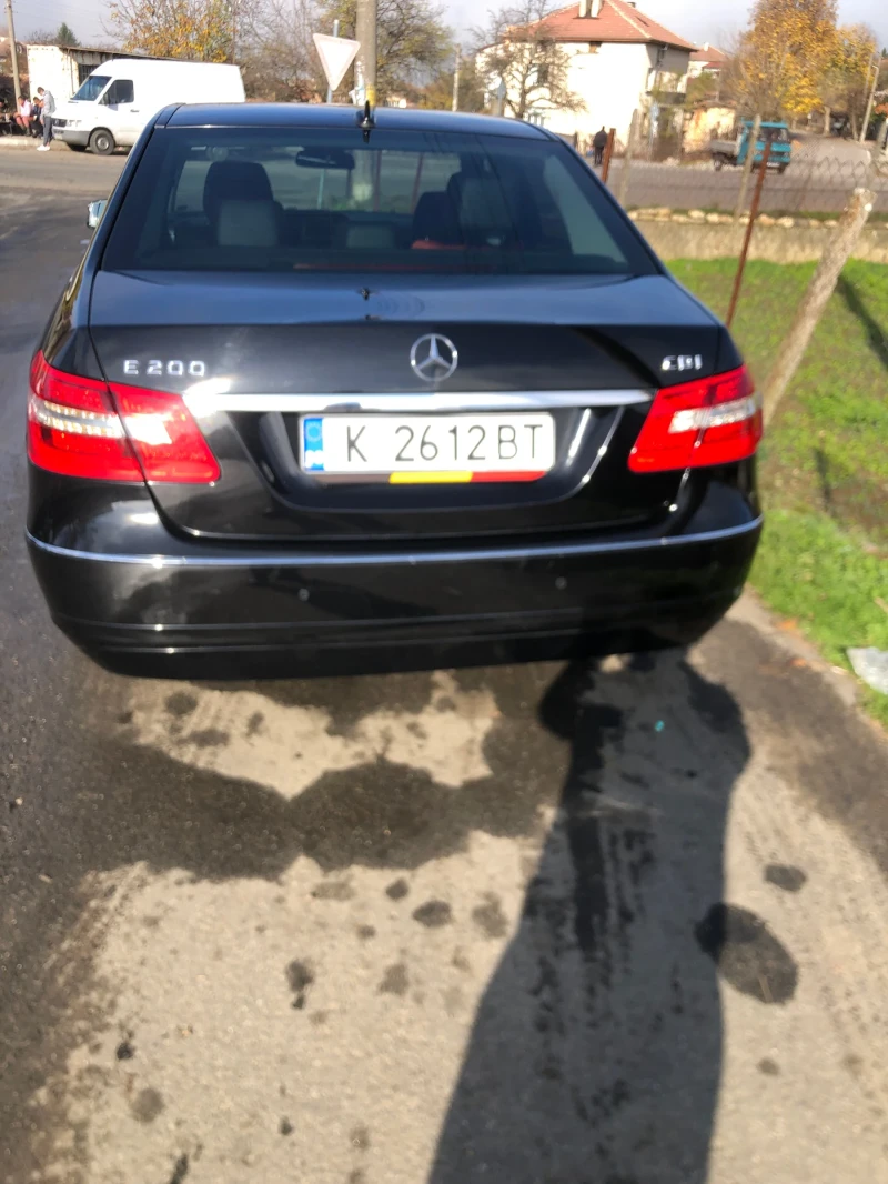 Mercedes-Benz E 200, снимка 3 - Автомобили и джипове - 52426453