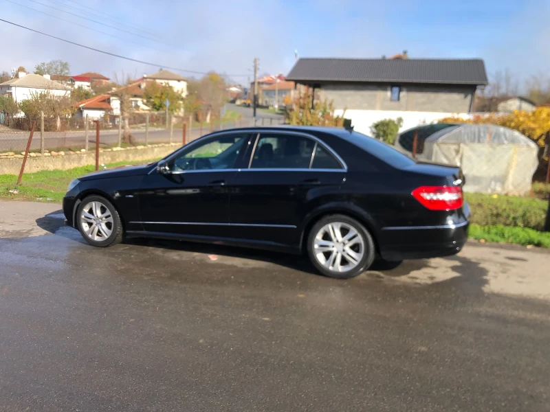 Mercedes-Benz E 200, снимка 4 - Автомобили и джипове - 52426453