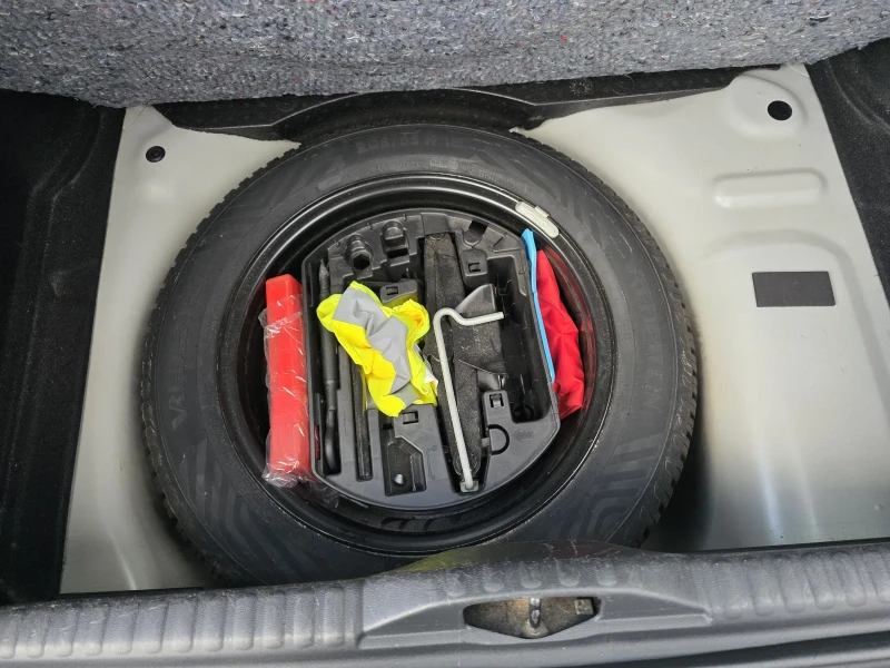 Citroen C3 Facelift 1.2PureTech, снимка 12 - Автомобили и джипове - 52514021