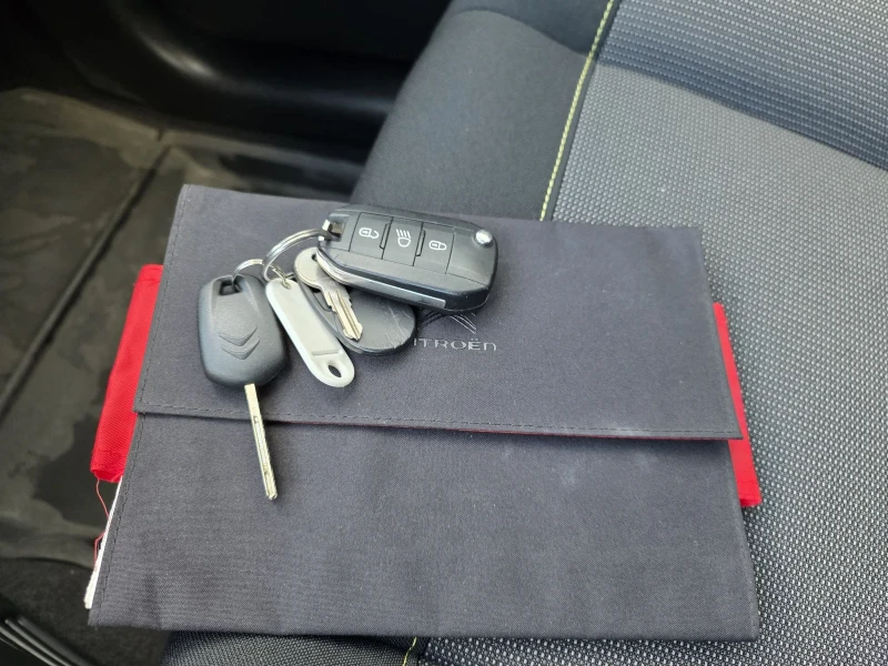 Citroen C3 Facelift 1.2PureTech, снимка 14 - Автомобили и джипове - 52514021