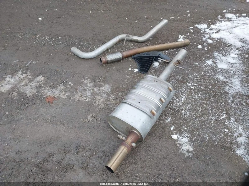 Chevrolet Silverado 5.3L V-8 DI, VVT, 355HP 4X4 Drive, снимка 4 - Автомобили и джипове - 52915370