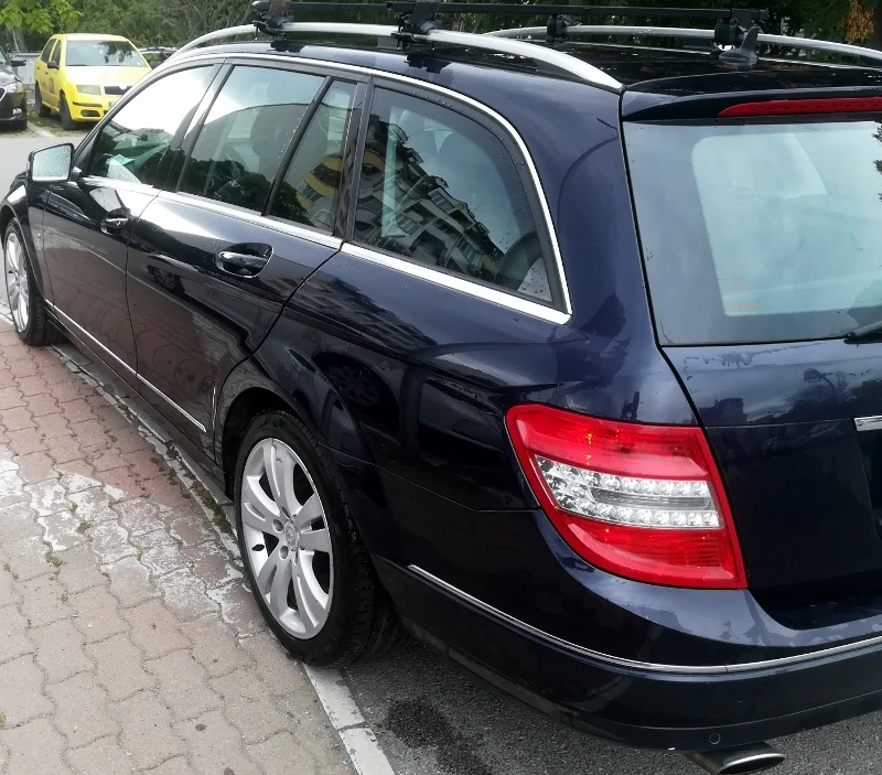 Mercedes-Benz C 320  - изображение 3