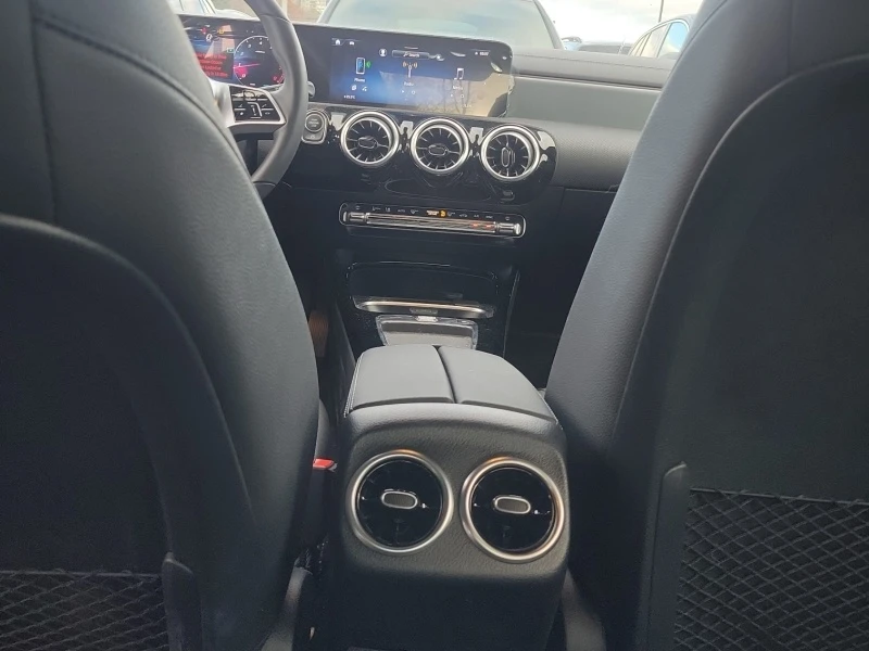Mercedes-Benz CLA * 250 4MATIC * CARFAX * БЕЗ ПЪРВОНАЧАЛНА ВНОСКА, снимка 9 - Автомобили и джипове - 52724947