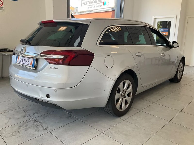Opel Insignia Insignia Sports Tourer 2.0 CDTI Cosmo, снимка 2 - Автомобили и джипове - 55387576