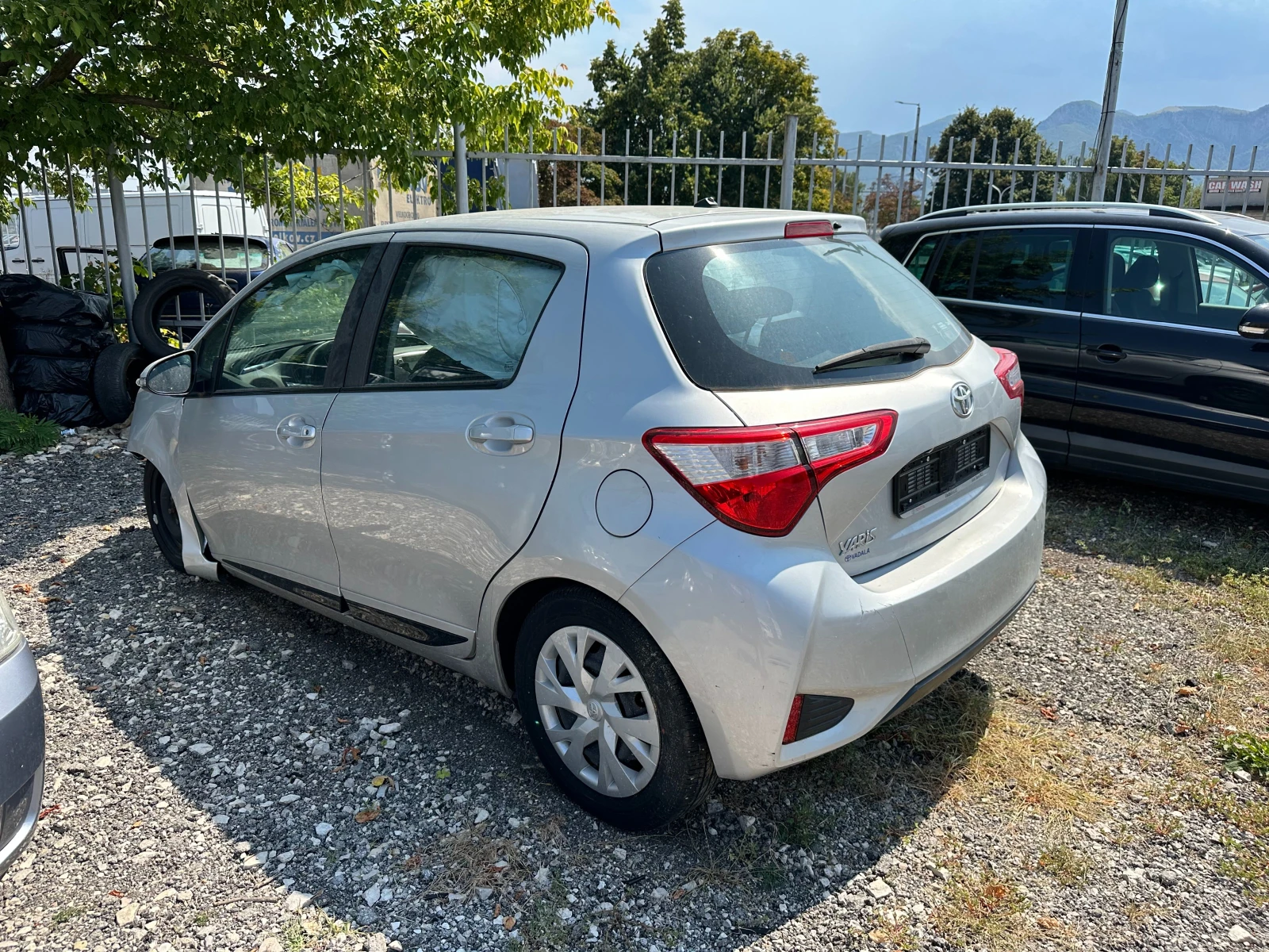 Toyota Yaris 1.0I 69kc EURO6 - изображение 5