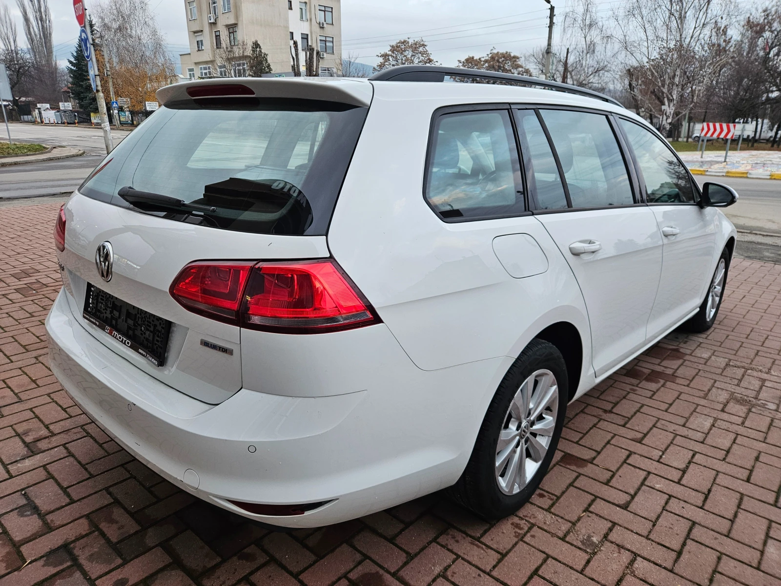 VW Golf 7, 1.6TDI, 110к.с., DSG, Navi, 12.2016г. - изображение 4