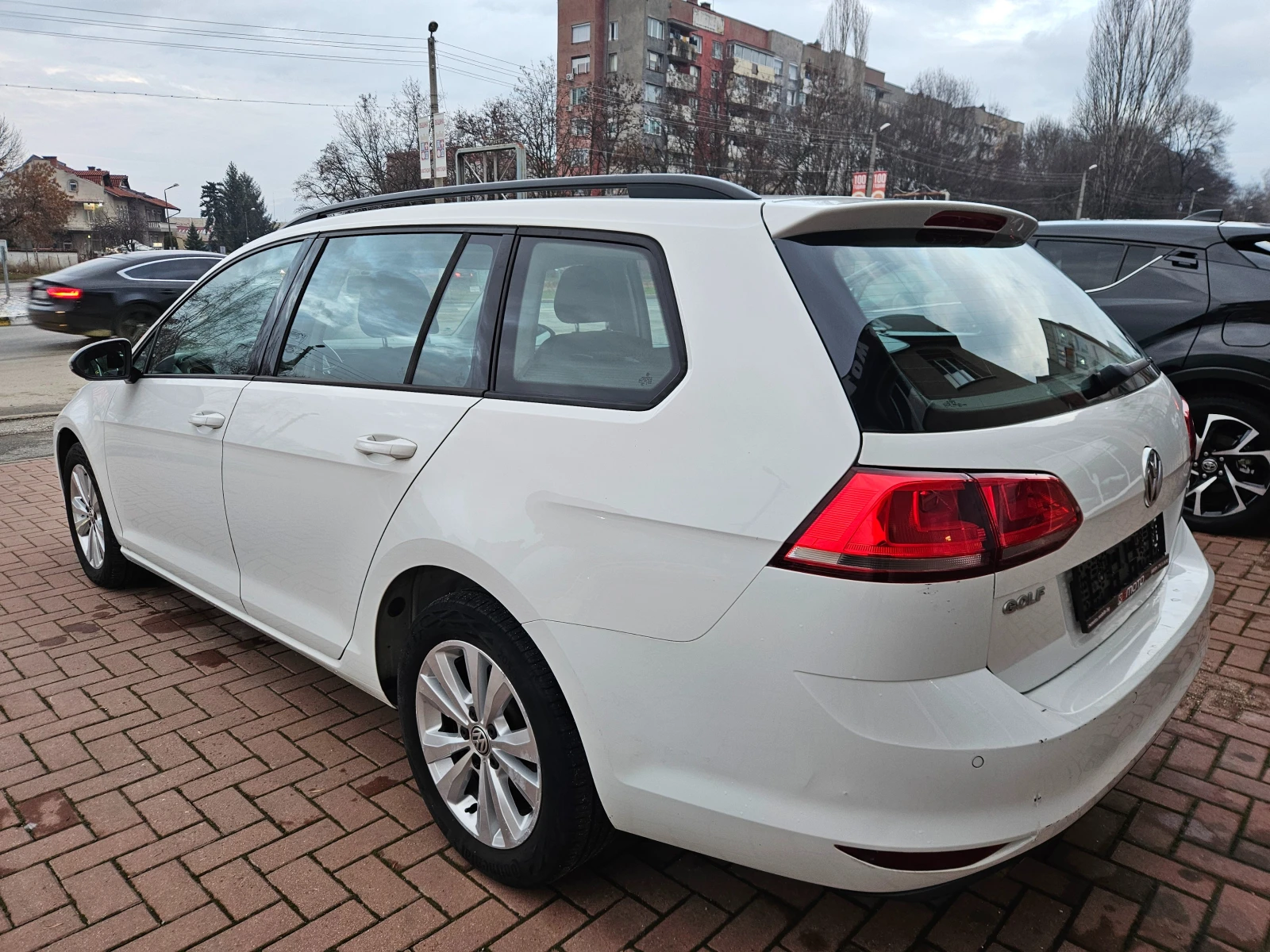 VW Golf 7, 1.6TDI, 110к.с., DSG, Navi, 12.2016г. - изображение 3