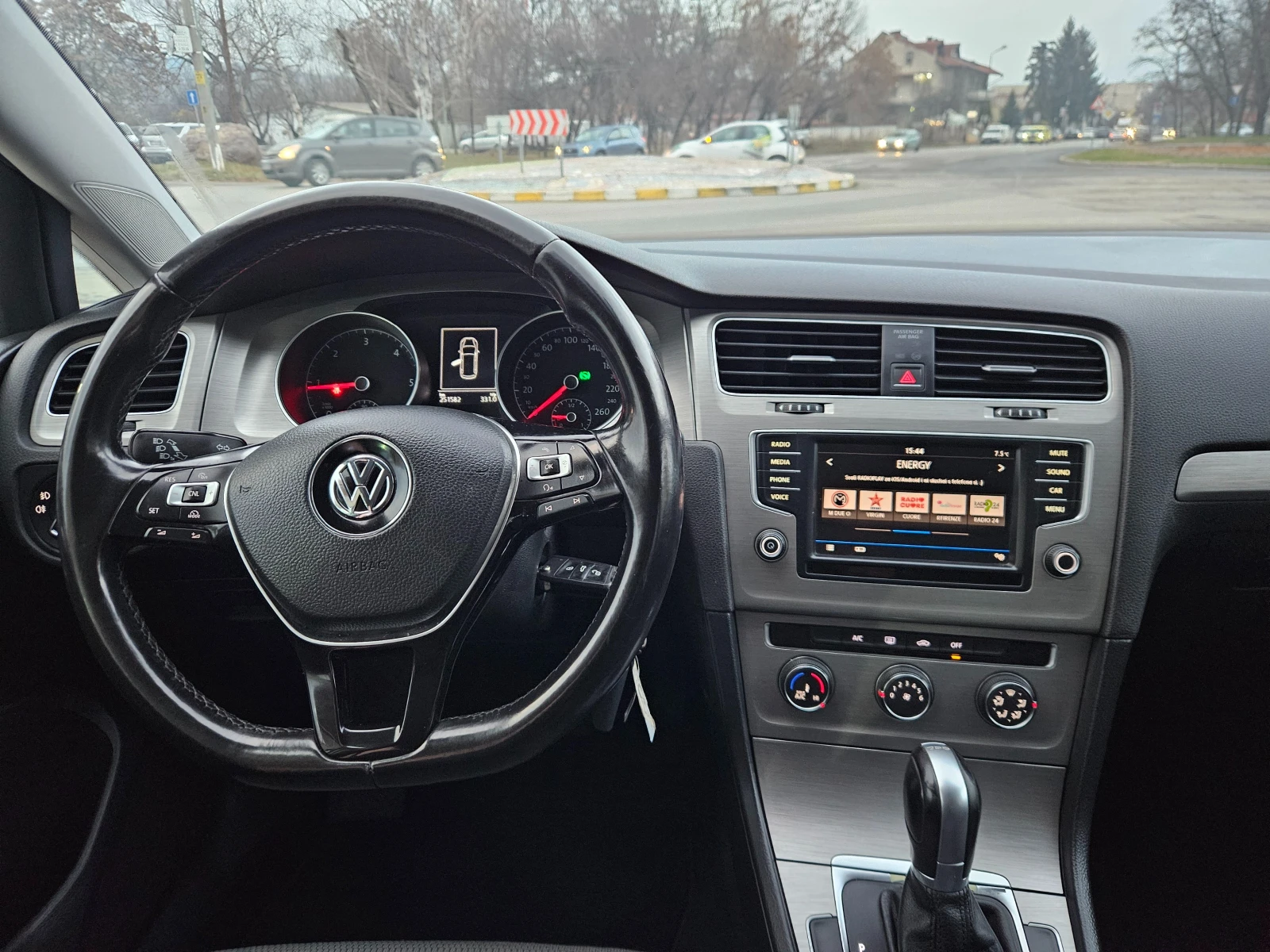 VW Golf 7, 1.6TDI, 110к.с., DSG, Navi, 12.2016г. - изображение 8