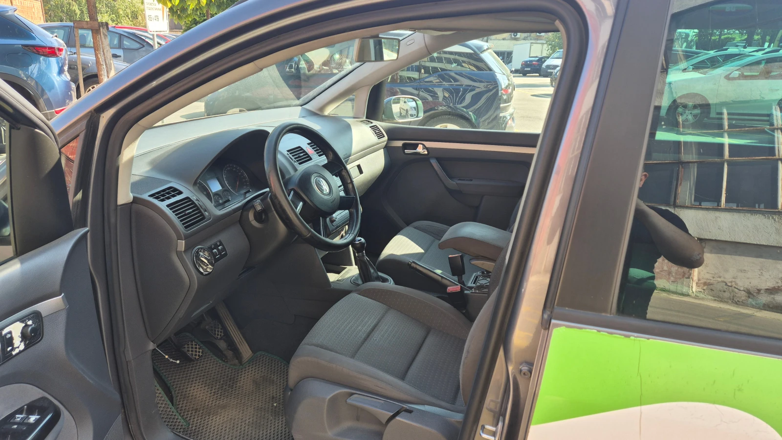 VW Touran 2.0 TDI - изображение 9