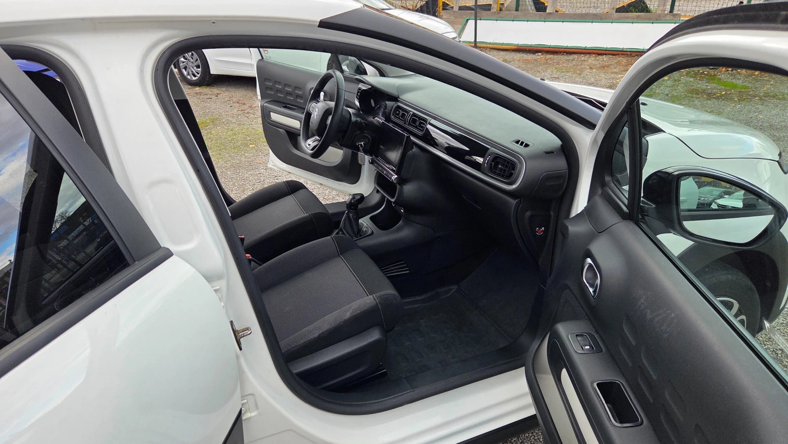 Citroen C3 1.2i SHINE | Mobile.bg   12