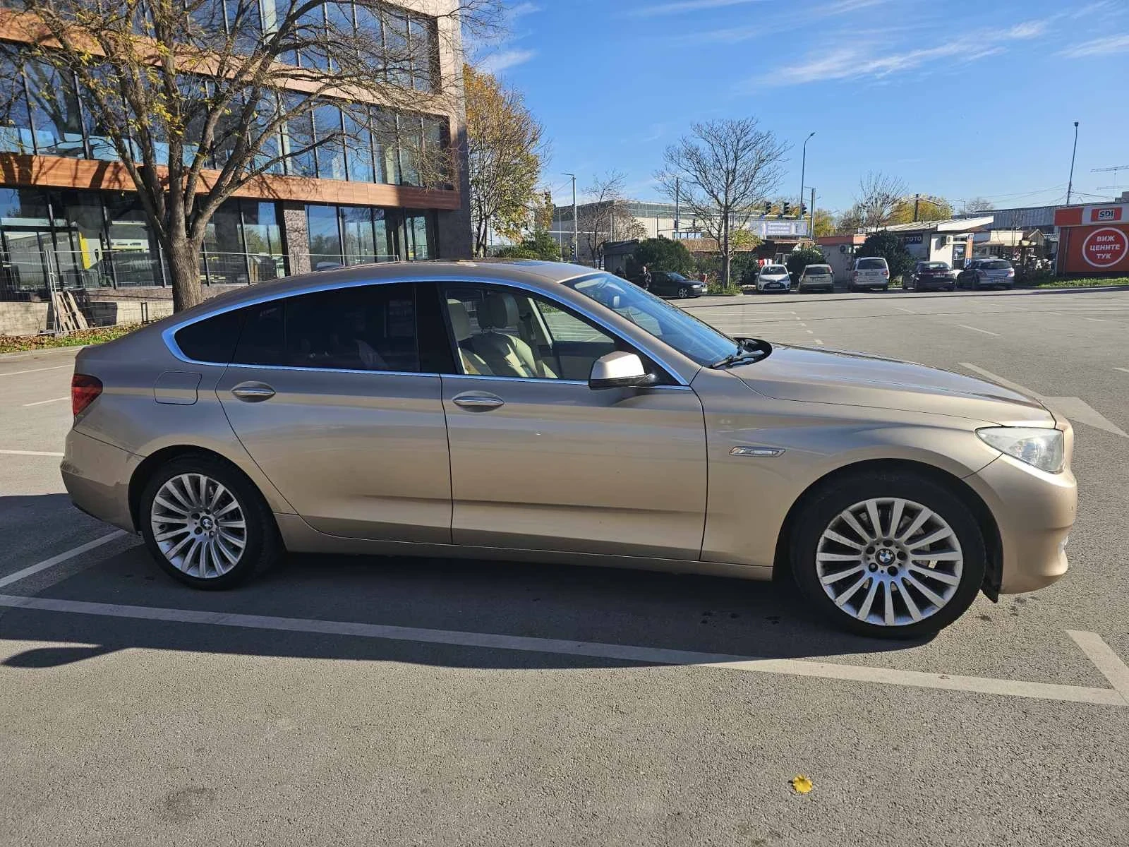 BMW 5 Gran Turismo 530 d xdrive - изображение 8
