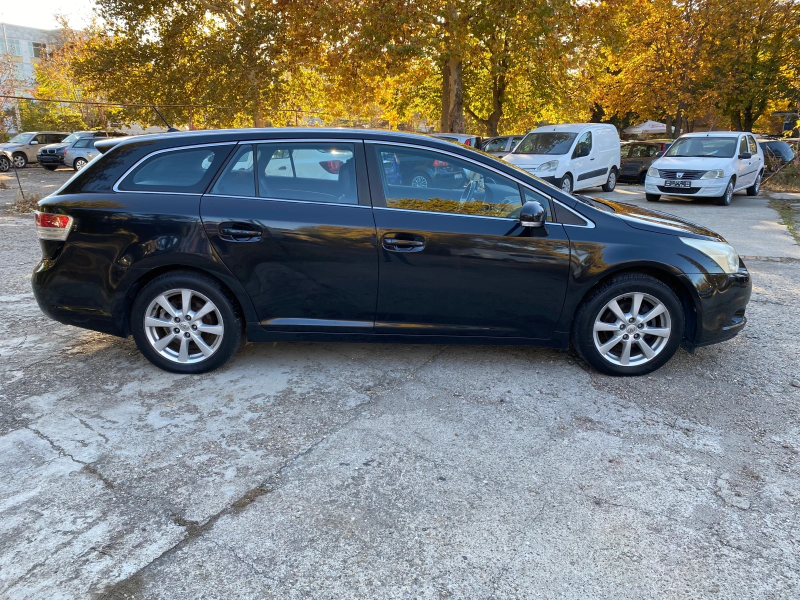 Toyota Avensis 2.0d4d Euro5 - изображение 4